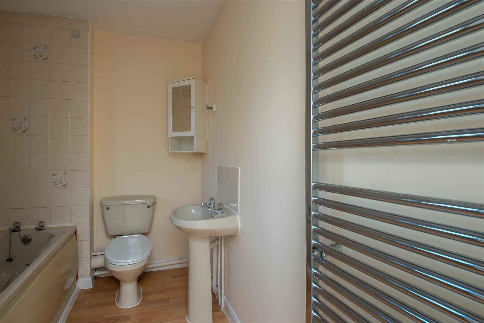 1 bed property in Newbridge Oval, Milton Keynes